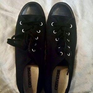 All-black Converse Dainties
